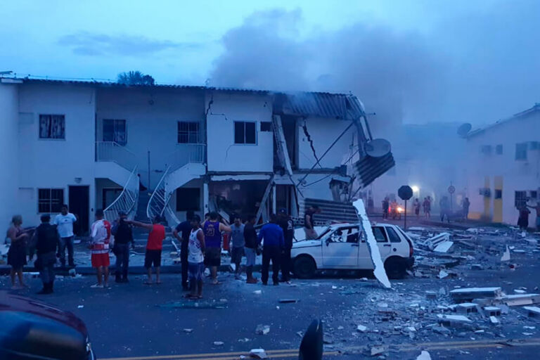 Explosão destrói apartamentos da Caixa em condomínio de Manaus