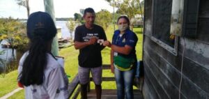 Idam atua na entrega de mais de mil Cartões do Auxílio Estadual em Codajás