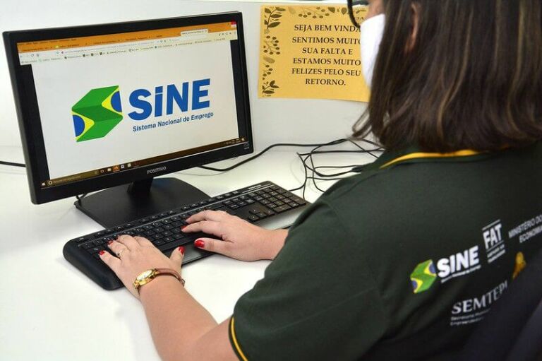 Sine Manaus oferta 143 vagas de emprego para esta segunda-feira, 35