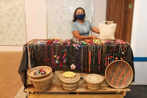 Com apoio do Governo do Amazonas, por meio da FEI, acontece a 1ª Feira de Artesanato Indígena