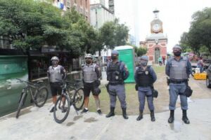 PMAM intensifica policiamento a pé nas áreas comerciais afetadas pela cheia no Centro