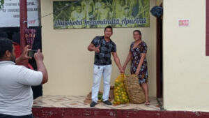 FEI e ADS distribuem nove toneladas de frutas em aldeias e comunidades indígenas de Manaus