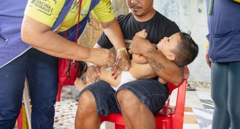 Vacinação de crianças menores de 3 anos contra a Covid-19 começa nesta sexta-feira, em Manaus